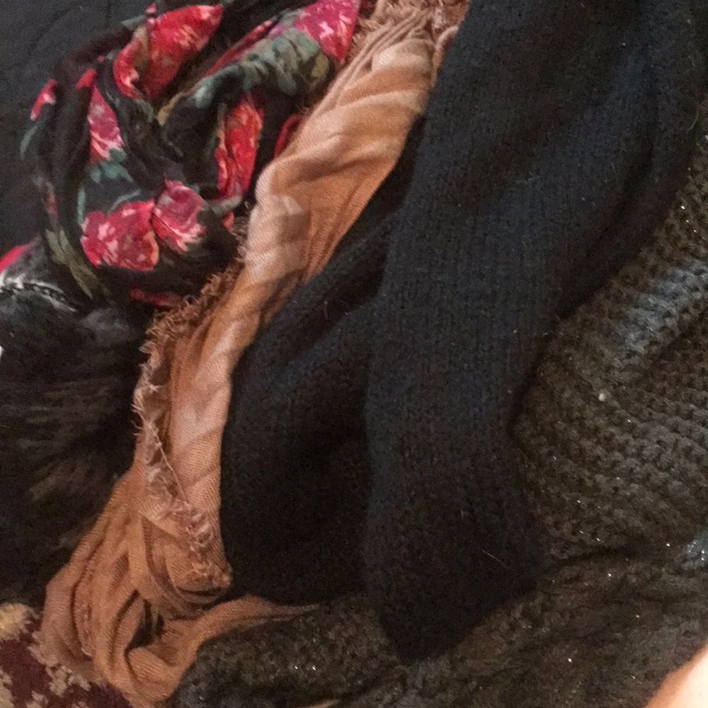 BUDNLE OF INFINITY SCARVES